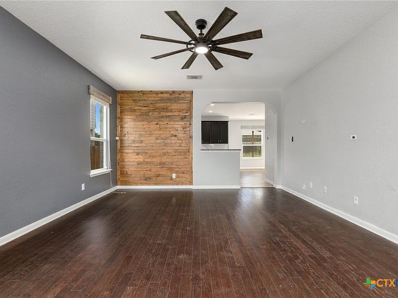 4th image of 264 Oak Creek Way