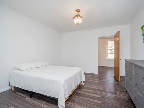 400 Lefferts Avenue image 6 of 40