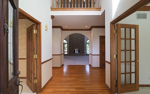 5th image of 23W328 Foxwood Ct