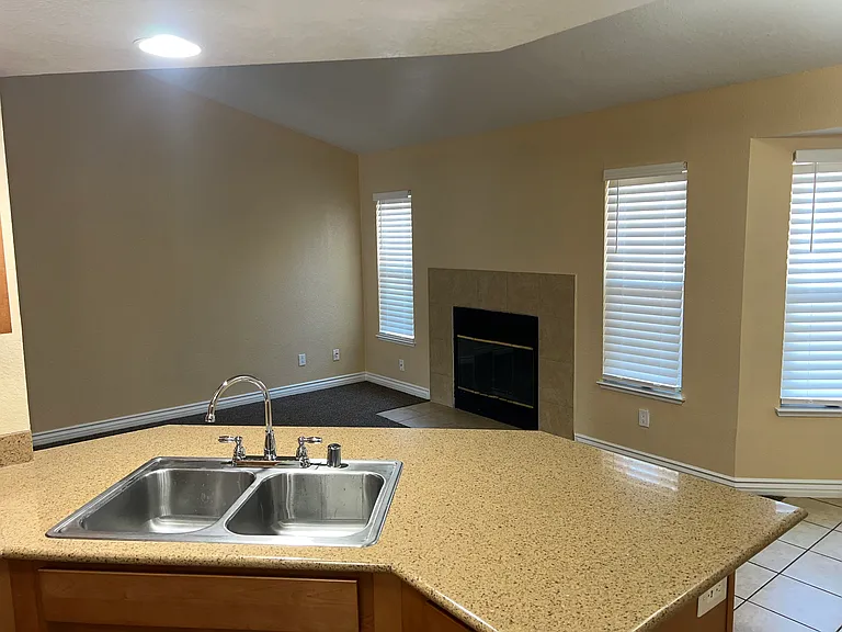 5145 E Lane Ave — Photo 4