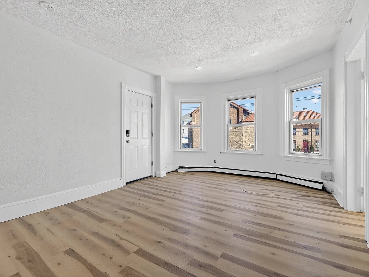 2 bed, 917 sqft, $1,750 — Photo 3