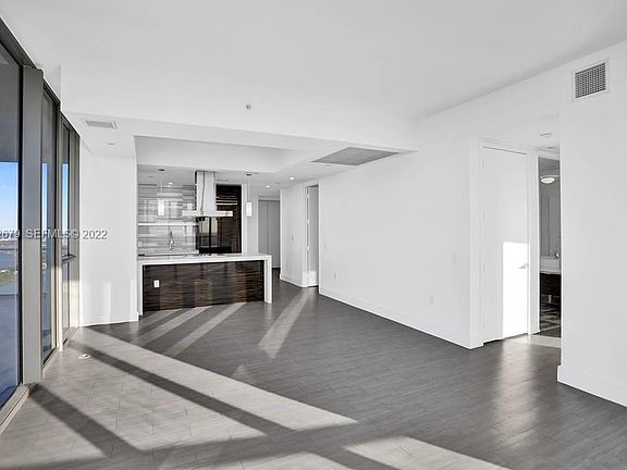 4th image of 1100 Biscayne Blvd Unit 2308