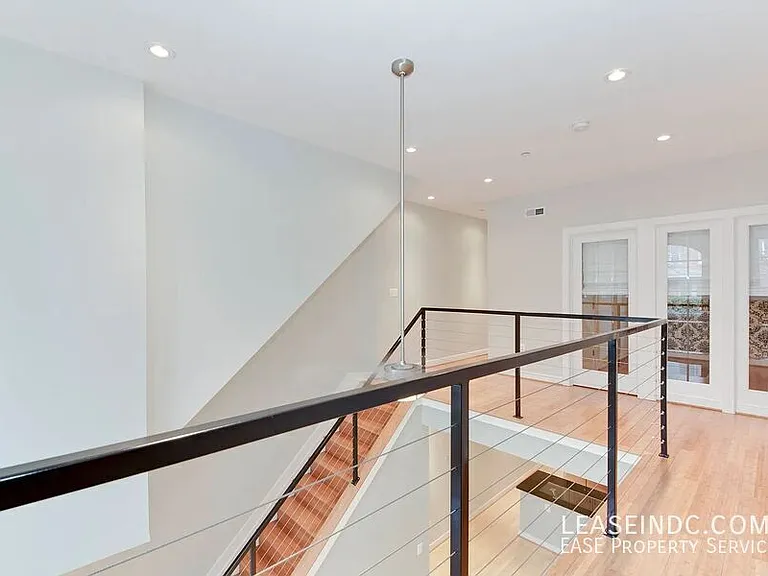 233 R St NE #A — Photo 19