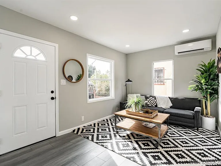 3276 Meade Ave — Photo 4