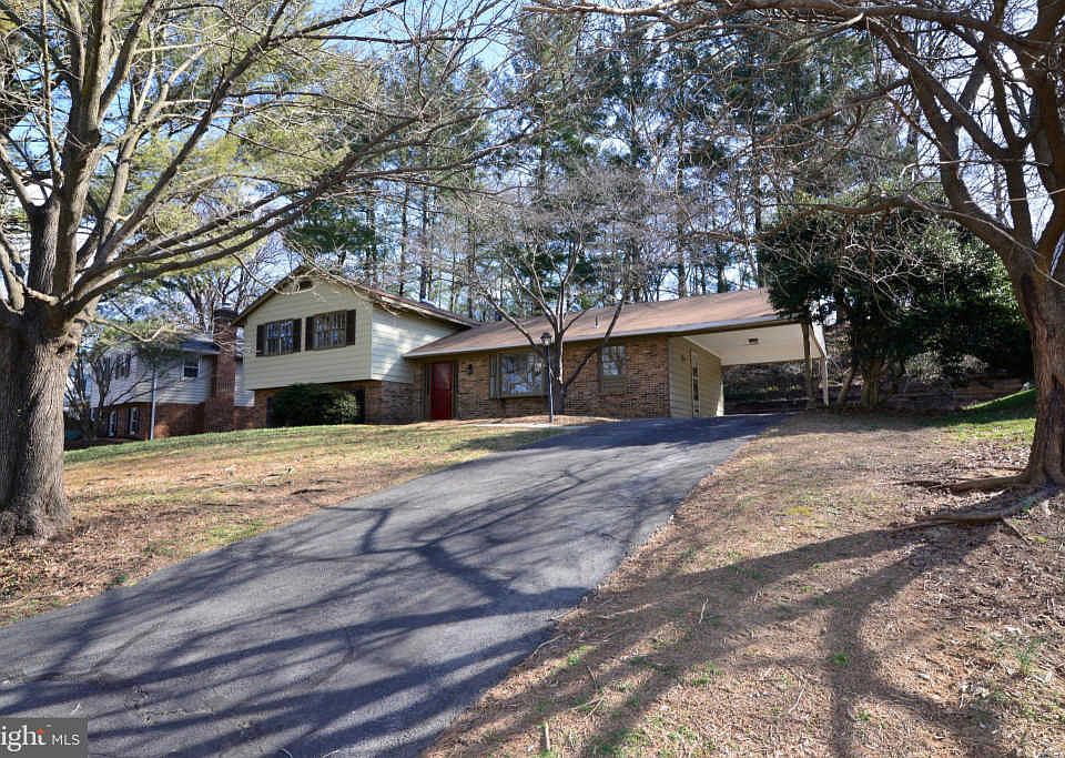1st image of 2233 Abbotsford Dr
