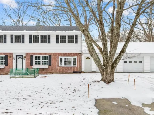 17 Chapman Lane, Ledyard, CT 06335