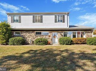 633 School Line Dr, King Of Prussia, PA 19406