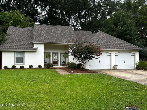 211 N Place Dr, Madison, MS 39110