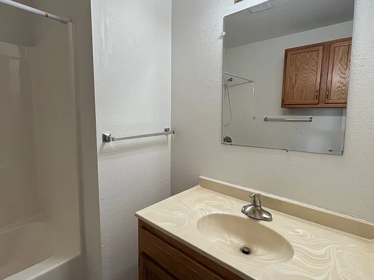 921-931 N Larson St #921 — Photo 12