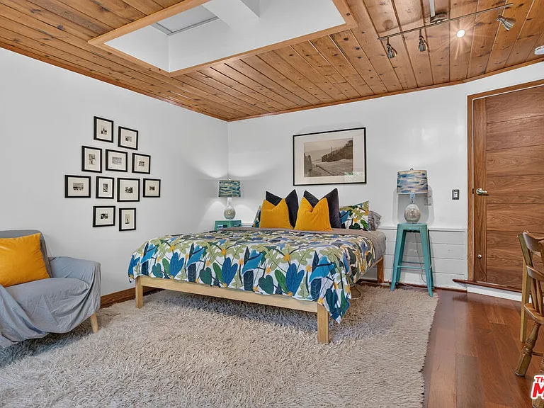 1738 Topanga Skyline Dr — Photo 32