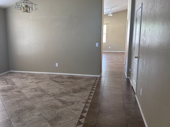 2367 S Peppertree Dr