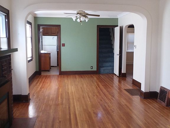LIVING ROOM FACING KITCHEN