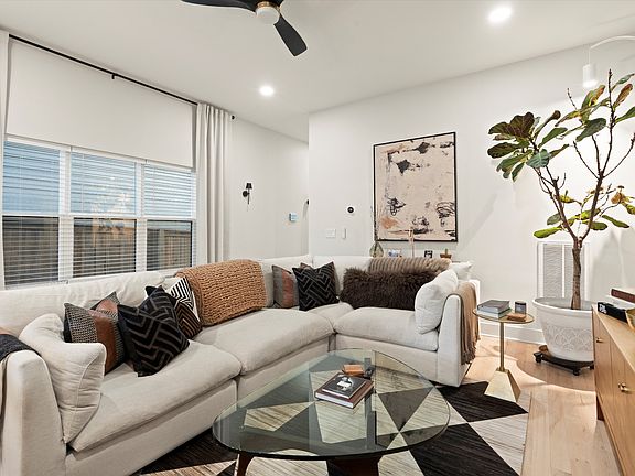 5th image of 3978B Taylor Rd