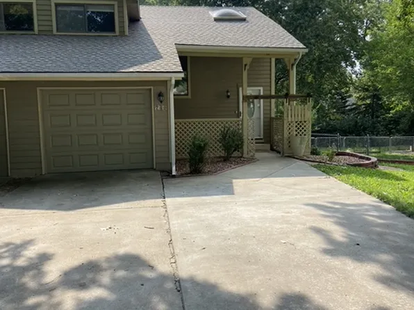 748 SE Claremont Ct, Lees Summit, MO 64063