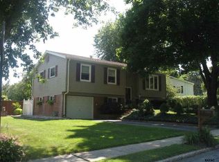 4201 Livingstone Dr, York, PA 17402