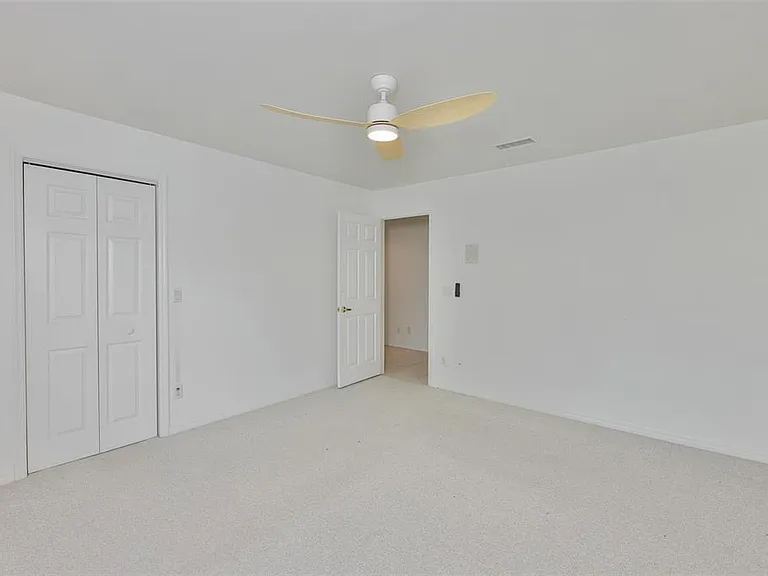 929 Symphony Isles Blvd — Photo 39