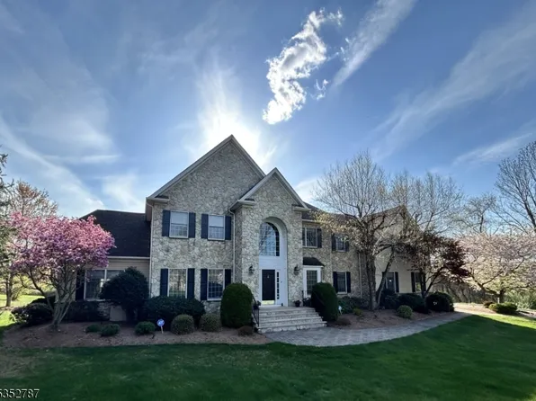 8 Highland Dr, Chester Twp., NJ 07930