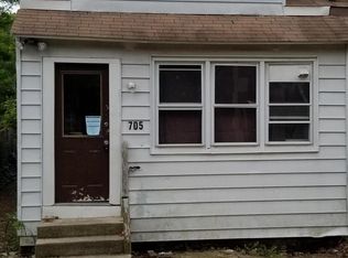 705 Walnut St, Darby, PA 19023