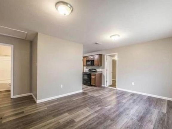 5th image of 62 Hill Ln
