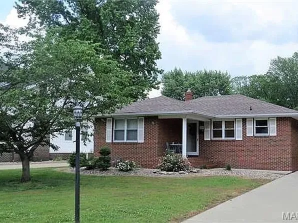 229 8th St, Wood River, IL 62095