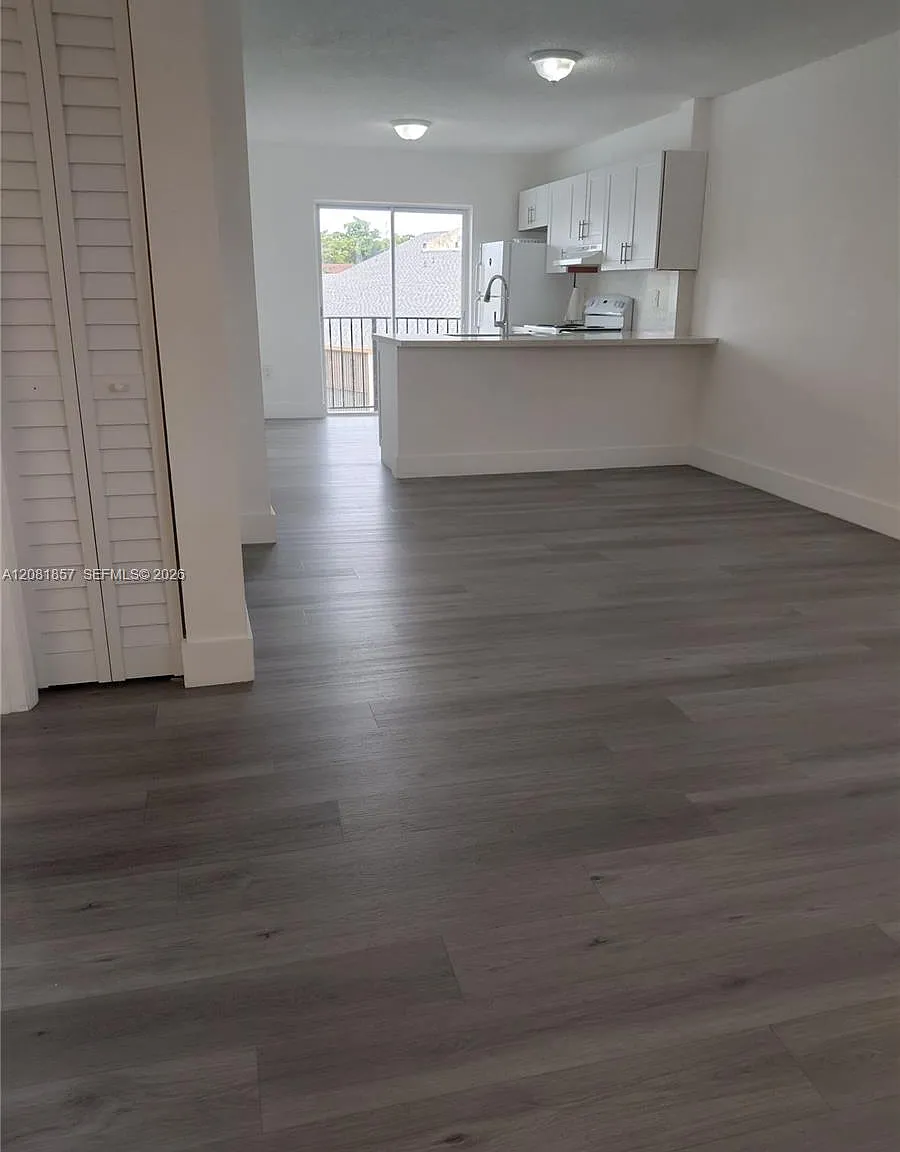Las Villas Segovia Condo — Photo 3