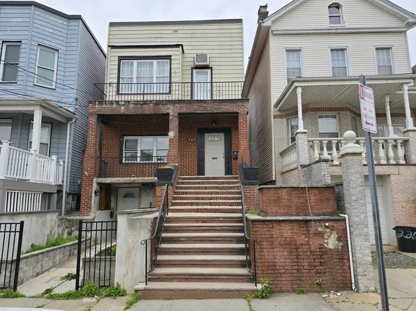 222 Danforth Avenue image 18 of 18