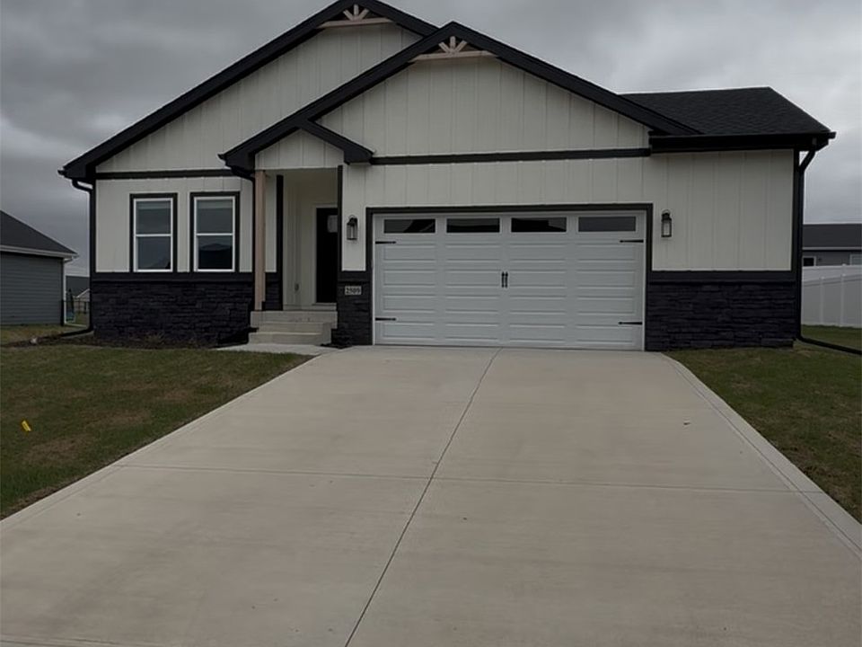 1st image of 2509 N 8th Ave E