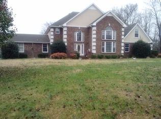 2752 Dick Farmer Rd, Cedar Hill, TN 37032