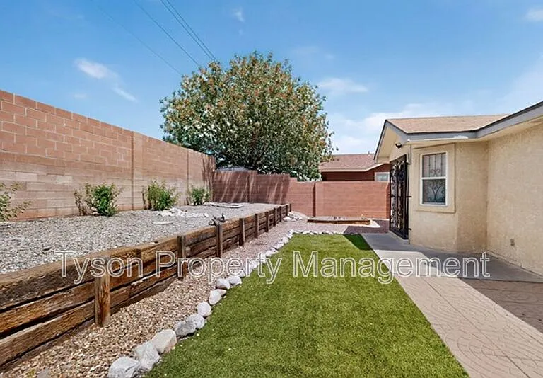 1409 Stoneway Dr NW — Photo 30