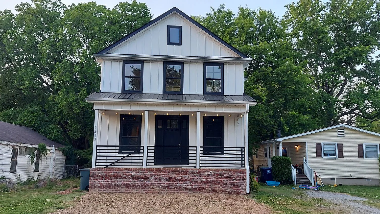 Great Location 5 Points — Photo 1