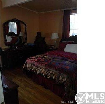 3rd image of 8707 Matilija Ave