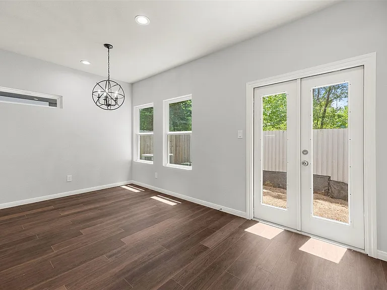 4933 Dalhart Dr — Photo 15