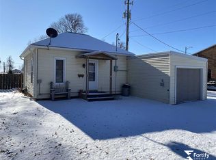 1323 G St, Geneva, NE 68361