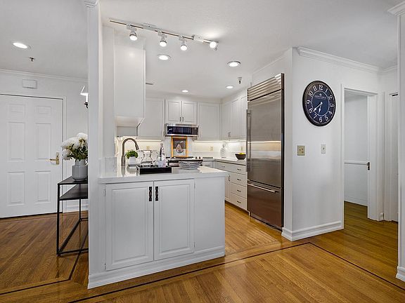 4th image of 100 Thorndale Drive #233