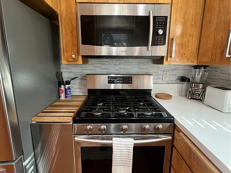 23870 Lakeview Dr — Photo 8
