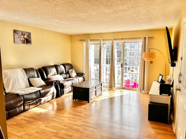 465 Northam Dr, North Brunswick, NJ 08902