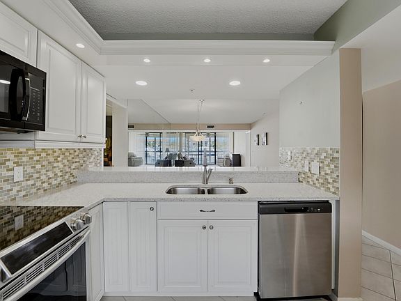 4th image of 2601 MARINA ISLE Way #204