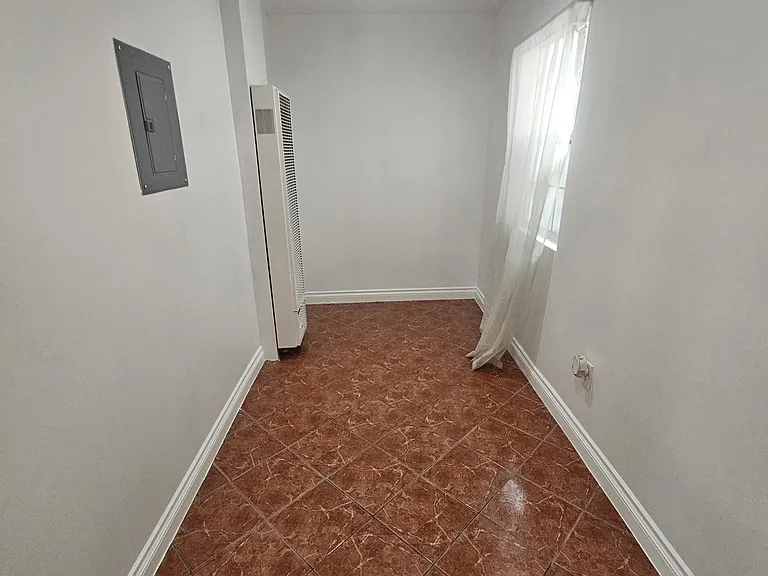 1107 S Central Ave #C — Photo 7