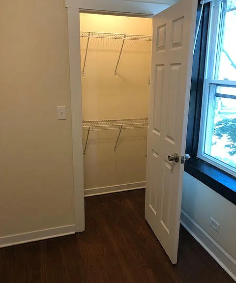 5615 W Wellington Ave #3W — Photo 16