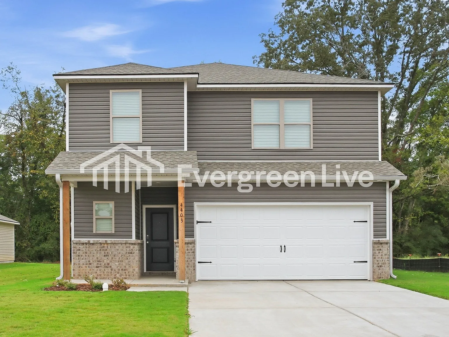 4 bed, 2.5 bath, 2065 sqft, $1,800 — Photo 1