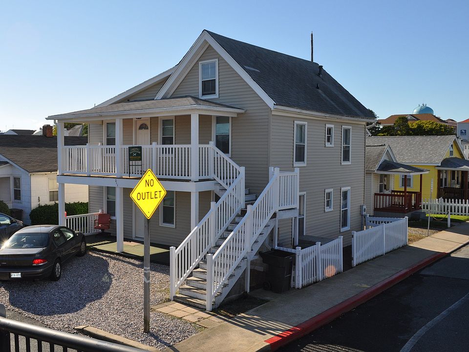 2nd image of 211 Caroline St