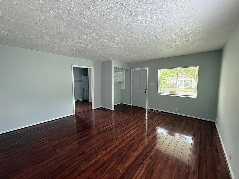 3236 Nicholas Ave — Photo 6