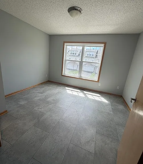 5070 Fountain Ln N — Photo 22