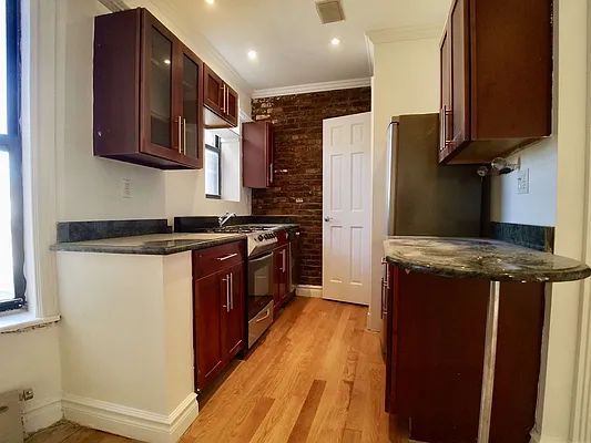 Rented by Compass | media 25