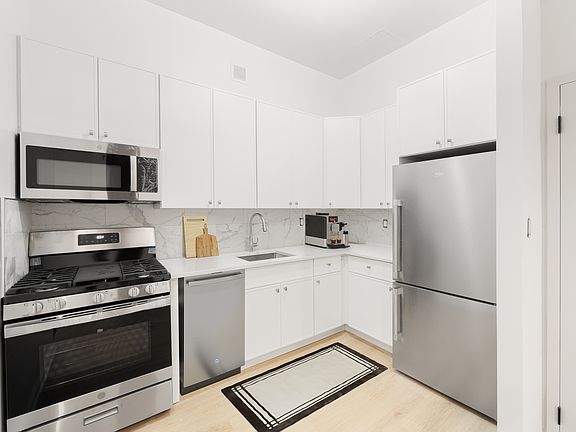 2nd image of 79 Clifton Pl APT 1C