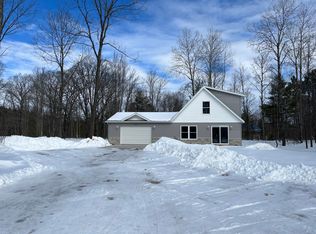 1048 Arrowhead Trl, Gaylord, MI 49735