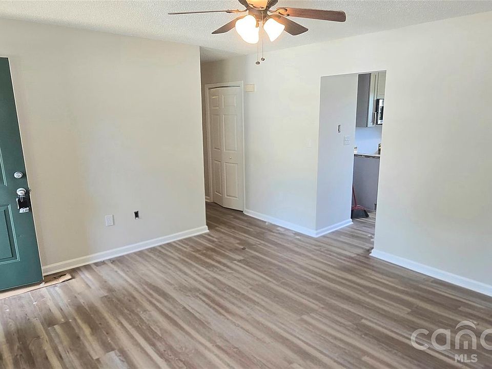 1st image of 910 Lyndsey Brooke Ct