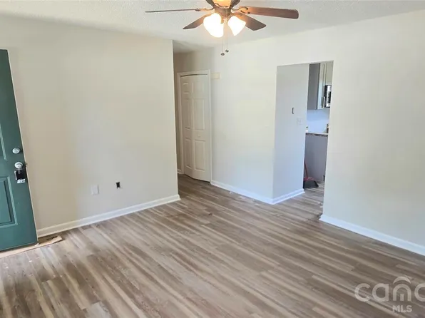 910 Lyndsey Brooke Ct, Lincolnton, NC 28092