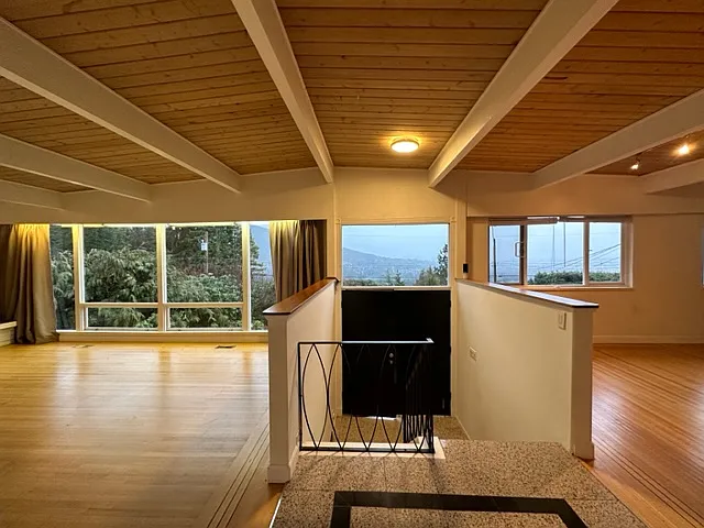 486 Craigmohr Dr — Photo 15
