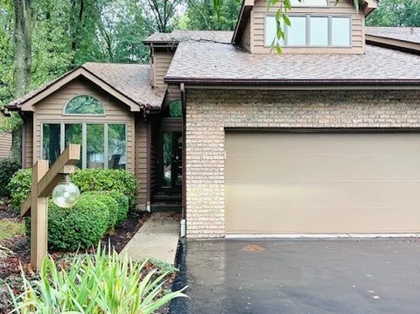 9071 Inverrary Dr SE, Warren, OH 44484